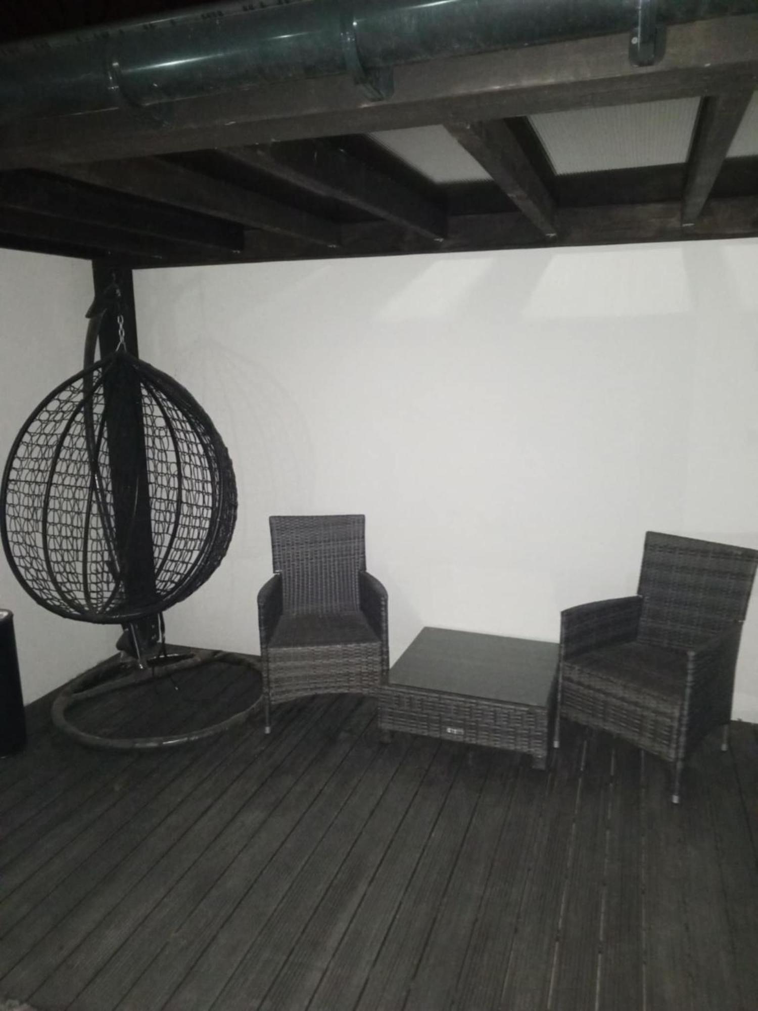 Black House A Apartment