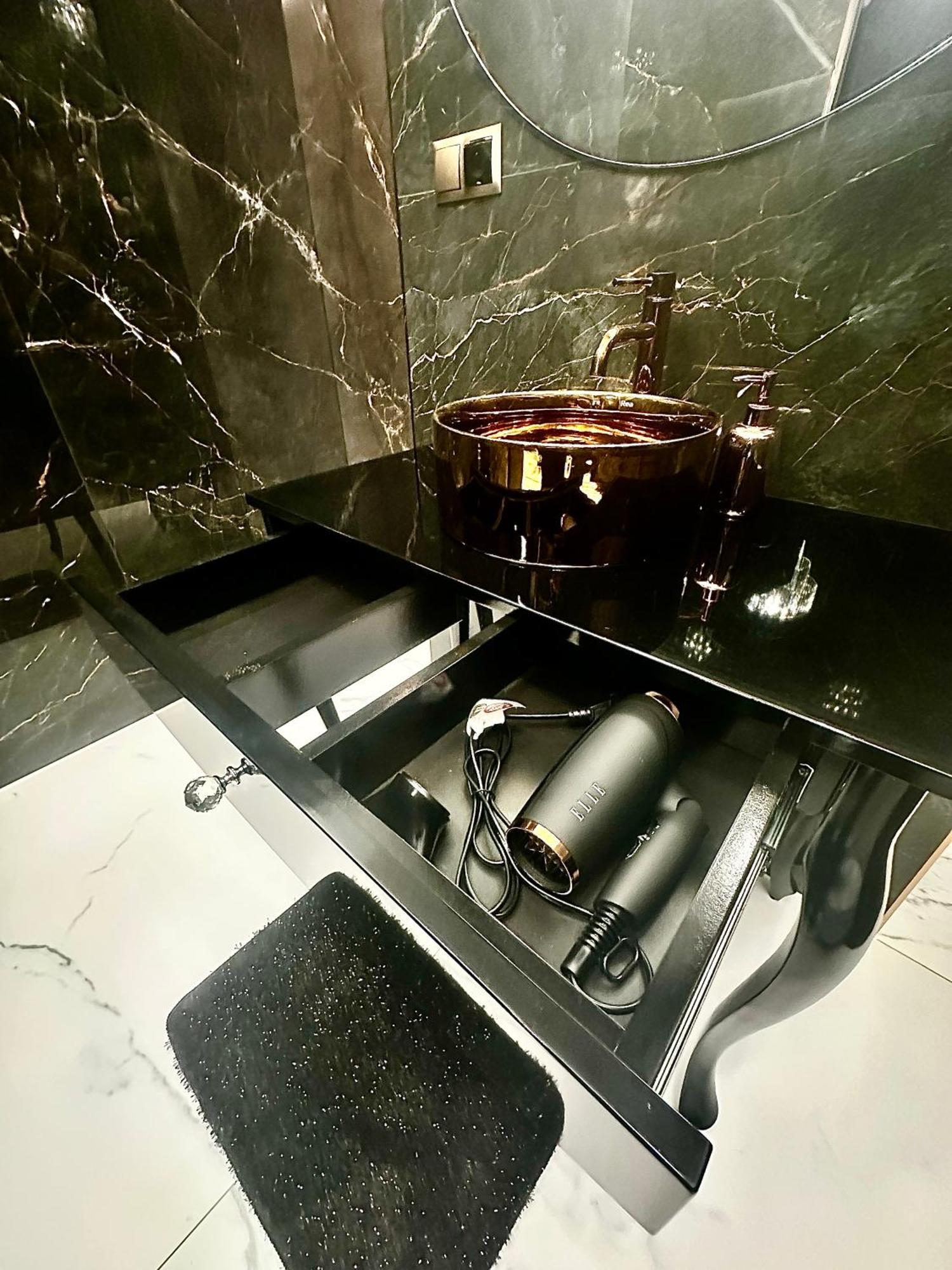 Apartment Black House A
