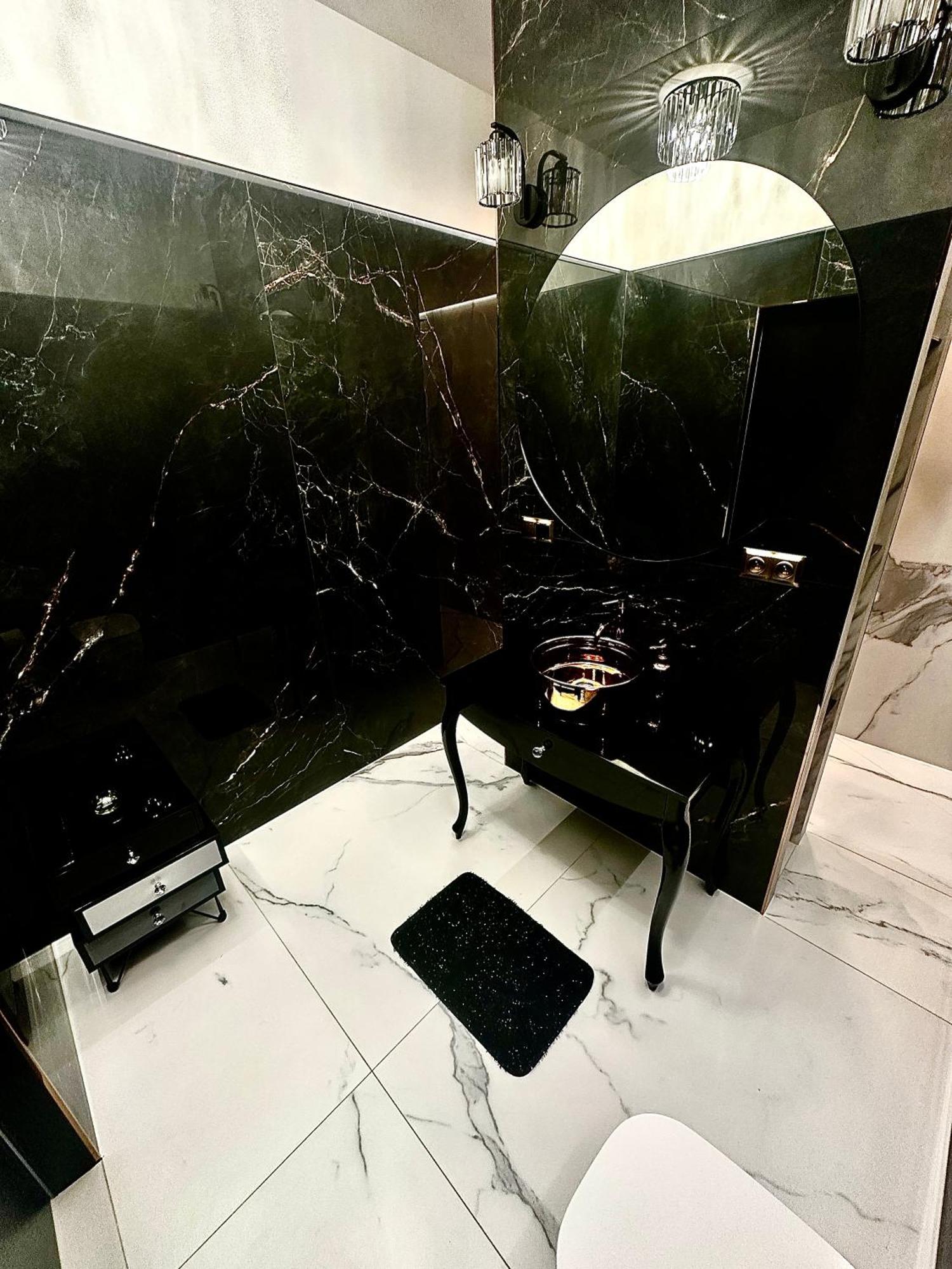 Black House A Apartment Radom
